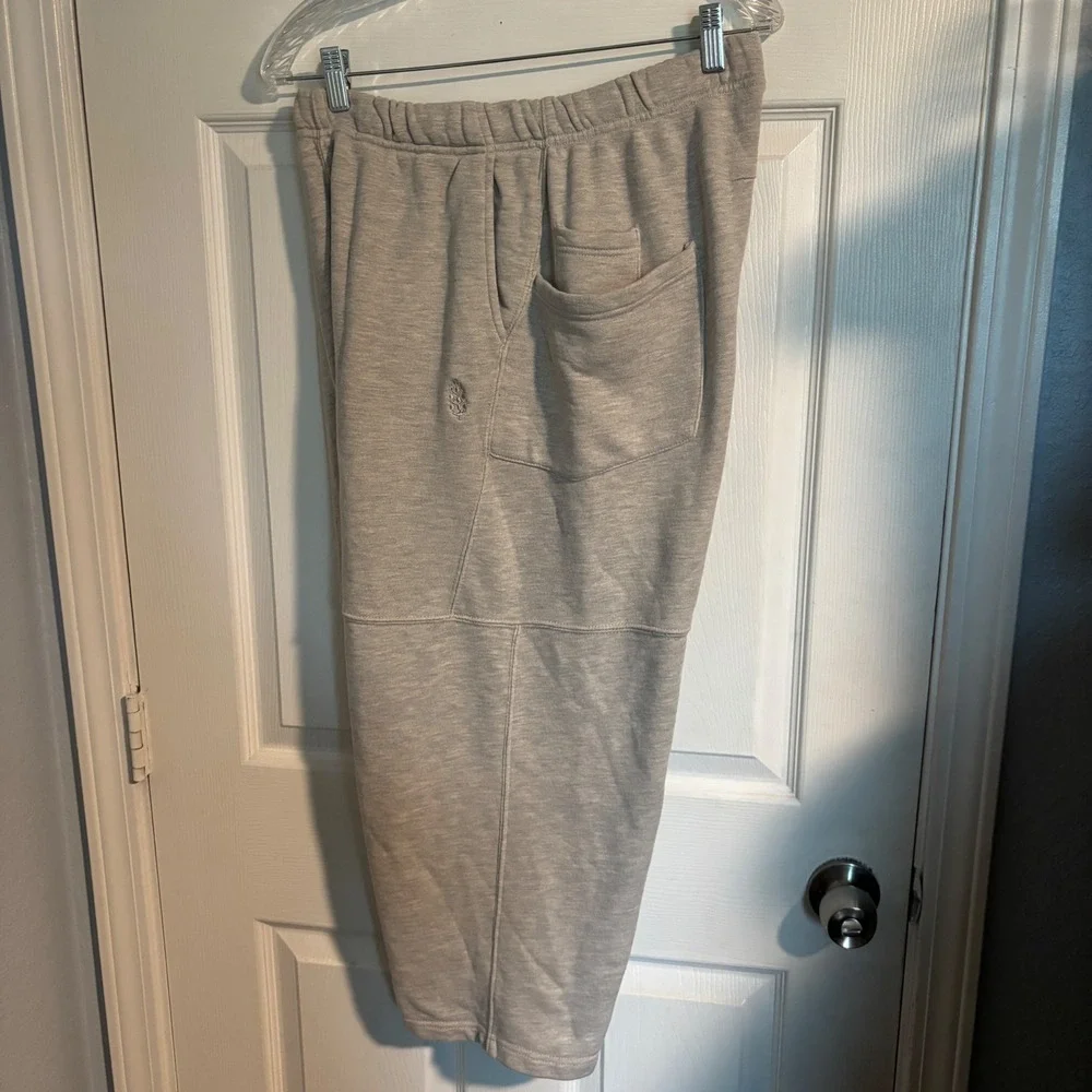 Free People Movement Women's Heather Grey Barrel Leg Cropped Sweatpants Medium - Picture 3 of 16